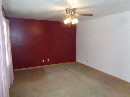 372 Ridge Rd, Juneau, WI 53039-1038