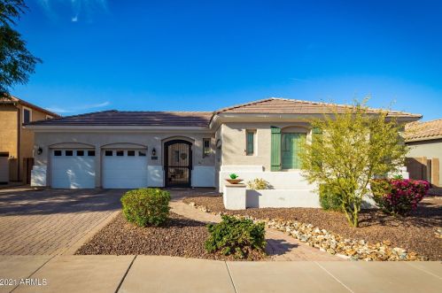 2672 Hampton Ln, Gilbert, AZ 85295-2333
