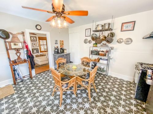 1222 Sealy St, Galveston TX 77550-3811 exterior