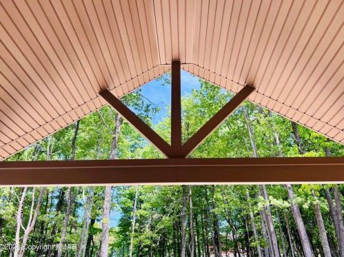 19 Masters Ln, Hazle Township PA  18202-9167 exterior