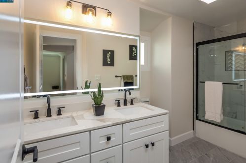 54 Reed St, San Jose CA  95110-2846 exterior