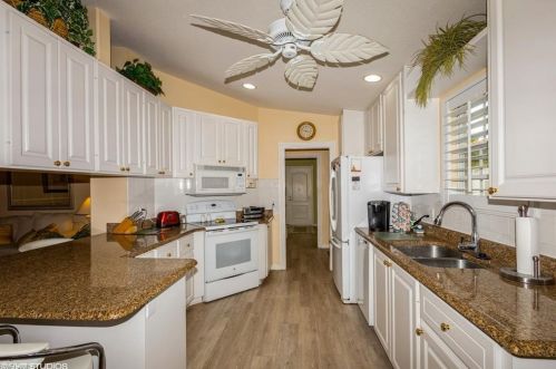 5338 Guadeloupe Way, Naples FL  34119-9577 exterior