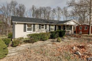 211 Mills Dr, Clarksville, TN 37042-5119
