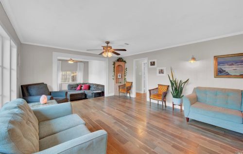 205 Kendal St, Vacaville CA 95688-3827 exterior