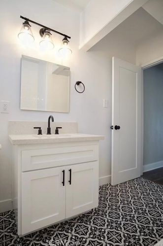 757 Redondo Ave, Long Beach CA  90804-5140 exterior