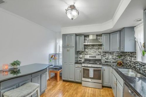 20 Sabrina Ln, Crotonville NY  10562-3456 exterior