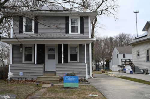 7515 Boulevard Ave, Camden, NJ 08110-2576