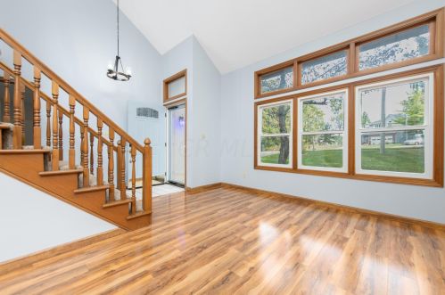 105 Split Rail Ct, Bellefontaine, OH 43311-9498