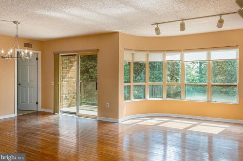 100 Breyer Dr, Melrose Park, PA 19027-1565