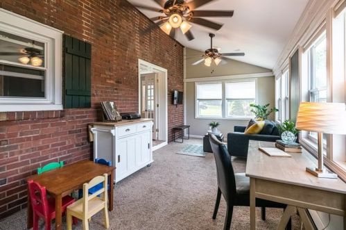 1823 Park Circle Dr, Glenshaw, PA 15116-2158