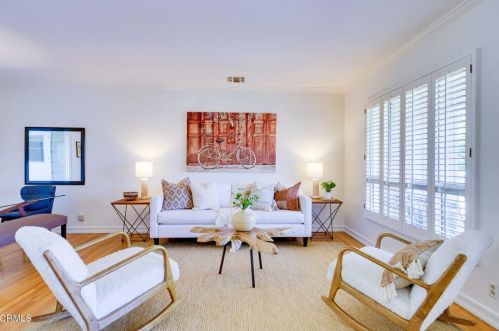 4837 Crown Ave, La Canada CA  91011-3619 exterior