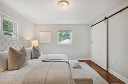 23 Brighton Pl, Stamford CT  06902-2501 exterior