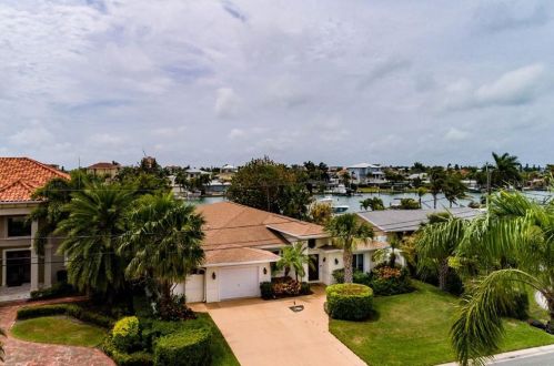 11180 7th St, Saint Petersburg, FL 33706-3026