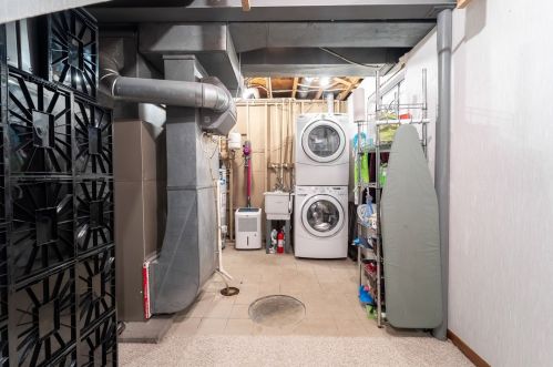 624 Walden Way, Imperial PA  15126-9684 exterior