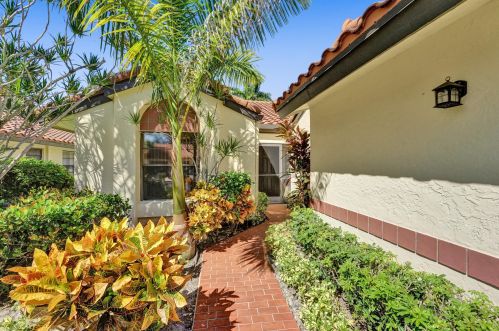 10033 Andrea Ln, Boynton Beach, FL 33437-3452