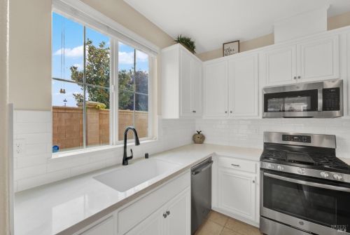 8001 Finchley Ct, Vacaville CA  95687-8253 exterior