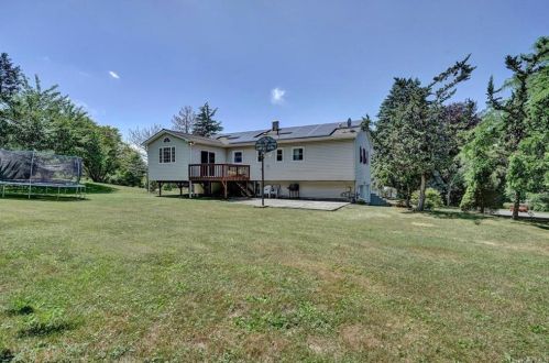 108 Nantucket Dr, Fishkill NY  12524-1021 exterior