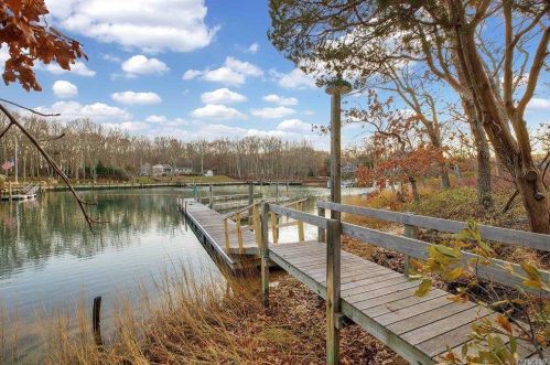 2600 Paradise Point Rd, Southold NY  11971-5109 exterior