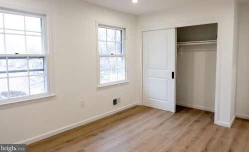 18 Soden Ct, Trenton NJ  08620-2963 exterior