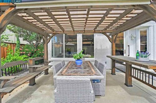 1046 Rolling Woods Way, Concord CA  94521-5400 exterior
