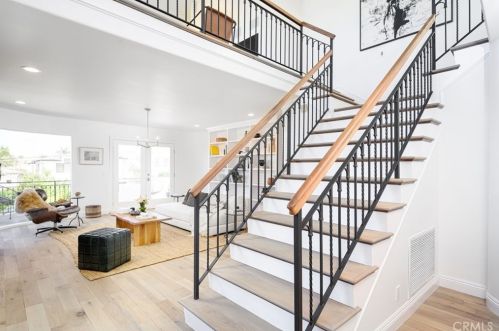 513 Dianthus St, Manhattan Beach CA  90266-6720 exterior