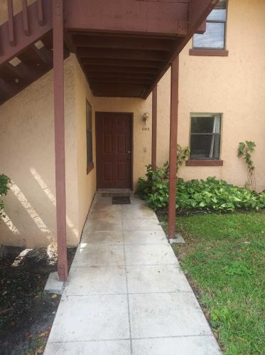 1103 Lakeview Dr, West Palm Beach, FL 33411-8773