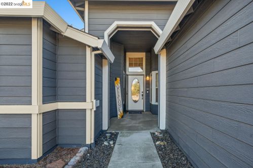20 Megan Ct, Oakley CA  94561-3956 exterior