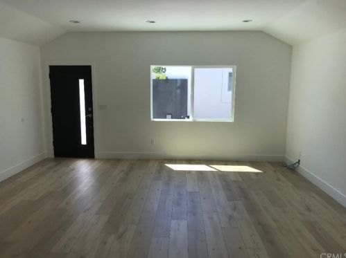 7650 Amestoy Ave, Van Nuys CA  91406-2109 exterior