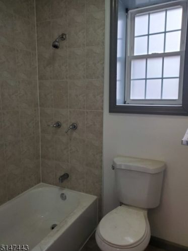 54 2 St, Newark NJ 07107-3106 exterior