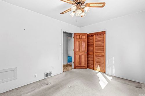 2116 Jefferson Blvd, Mishawaka IN 46545-7720 exterior