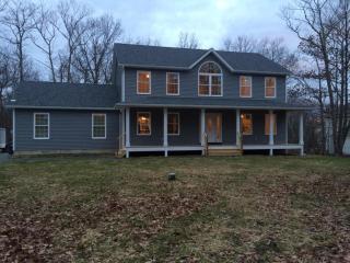 109 Iroquois Trl, Milford, PA 18337-9025
