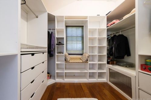 83 Maltbie Ave, Stamford CT  06902-1109 exterior