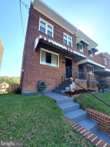 4211 Fort Dupont Ter, Washington, DC 20020-6015