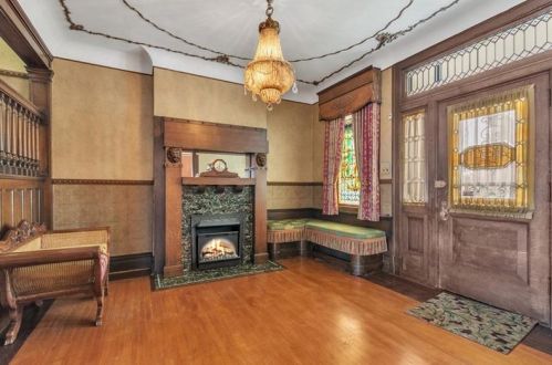 421 Bailey Ave, Pittsburgh, PA 15211-1709