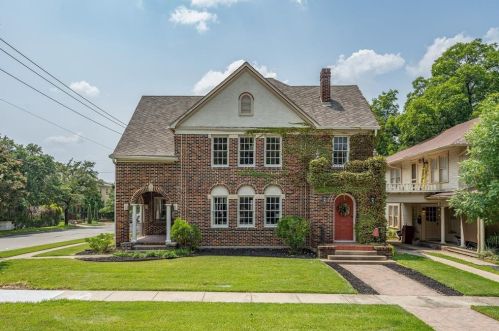 2260 5th Ave, Fort Worth, TX 76110-1942