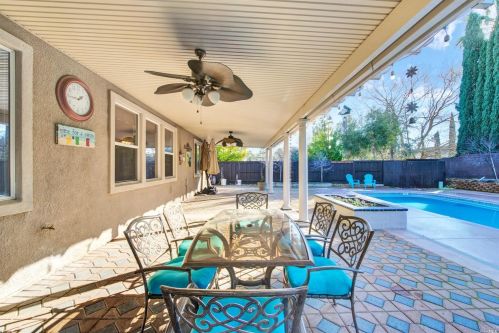 131 Feather Riv Cir, Vacaville CA 95688-8749 exterior