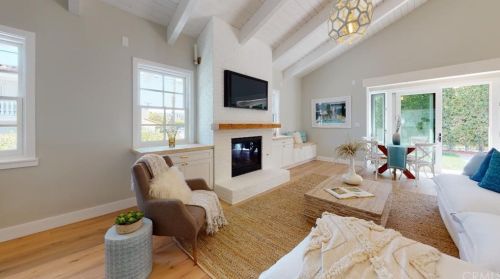 1657 Gates Ave, Manhattan Beach CA  90266-7028 exterior