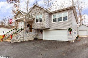 1106 Lakeview Pkwy, Locust Grove, VA 22508-5263