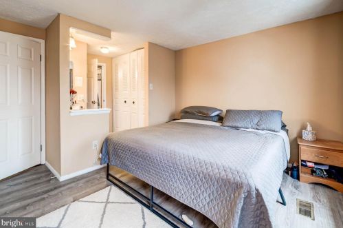 8629 Kenosha Ct, Lorton VA  22079-3045 exterior