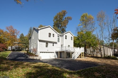 38 Old Smalleytown Rd, Warren NJ  07059-5446 exterior