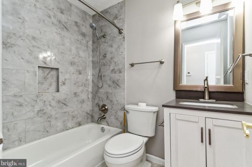 13207 Nassau Dr, Woodbridge VA  22193-4104 exterior