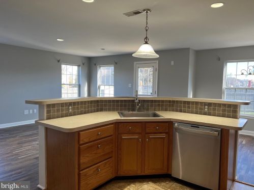 214 Roosevelt Blvd, Berlin Boro NJ  08009-7105 exterior