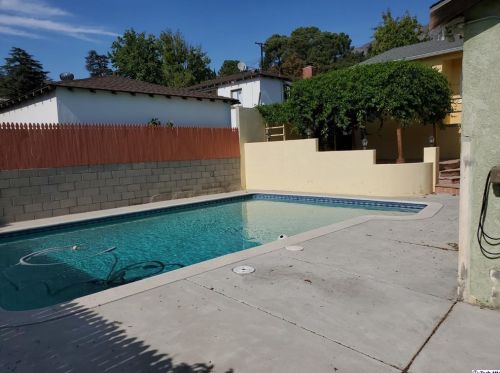 3304 Alabama St, Glendale CA 91214-1213 exterior