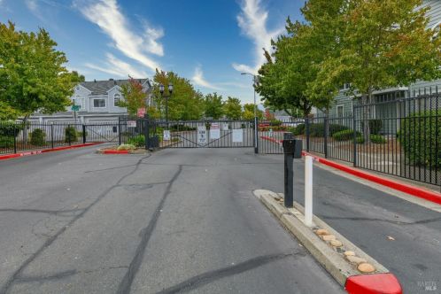 738 Jasmine Cir, Santa Rosa CA 95407-6780 exterior