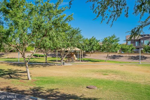 3711 Oxford Ln, Gilbert AZ  85295-4679 exterior