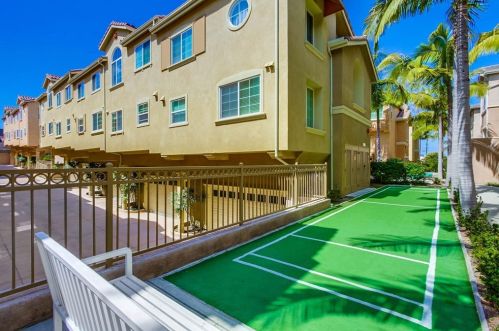 2764 Carlsbad Blvd, Carlsbad CA  92008-2265 exterior