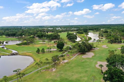 102 Camino Real, Howey In The Hills FL  34737-3135 exterior
