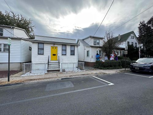 1703 48th St, North Bergen, NJ 07047-2937