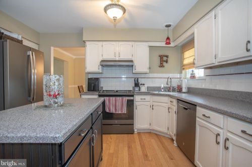 147 Kingscroft Dr, Bear, DE 19701-1405
