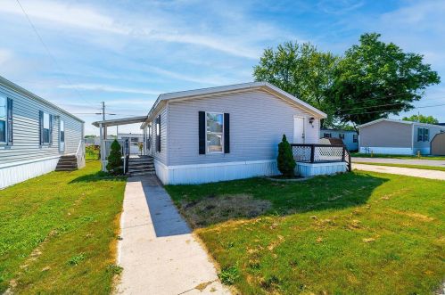 81 Aspen Dr, Marysville, OH 43040-3118